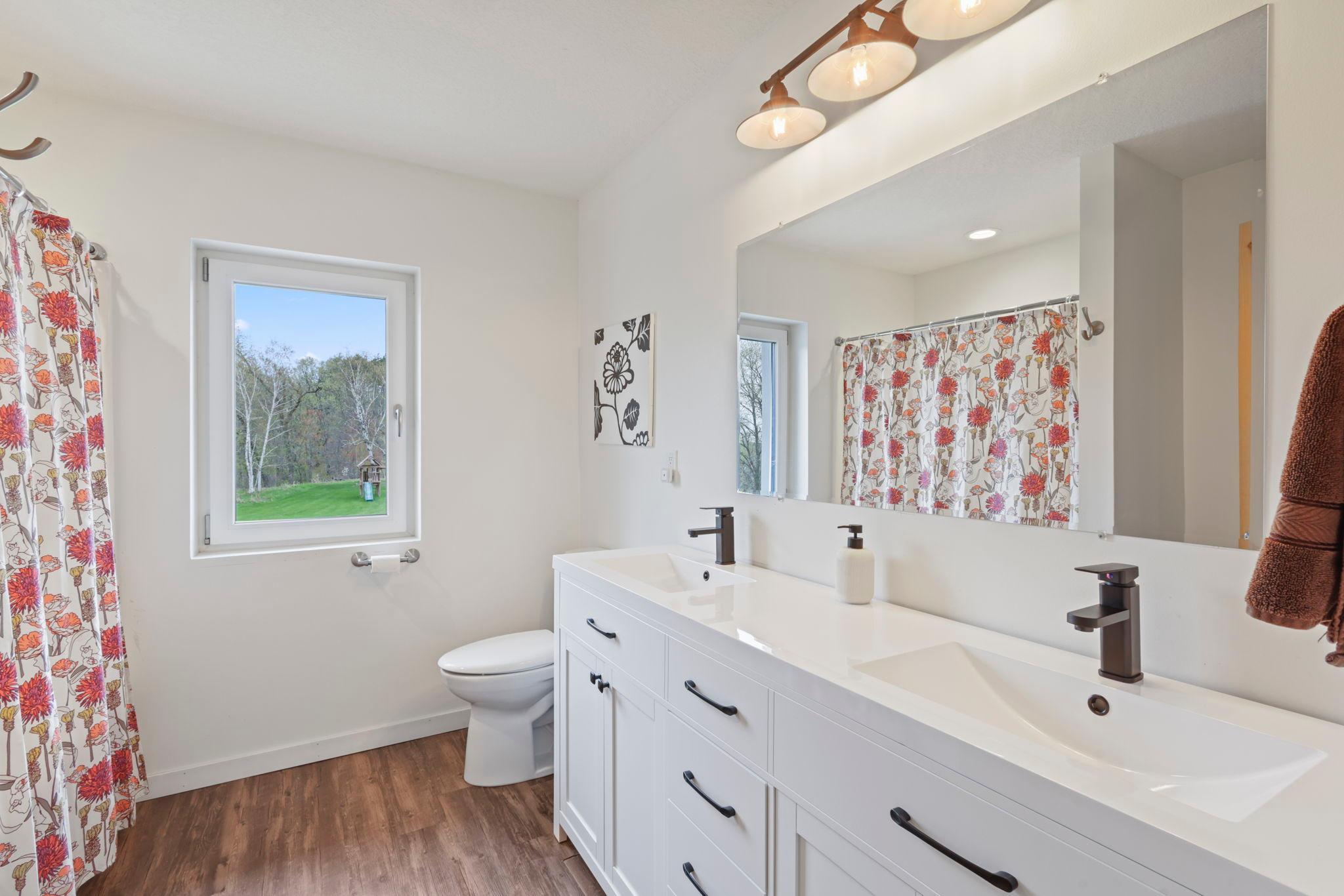 Full Upper Level Bath