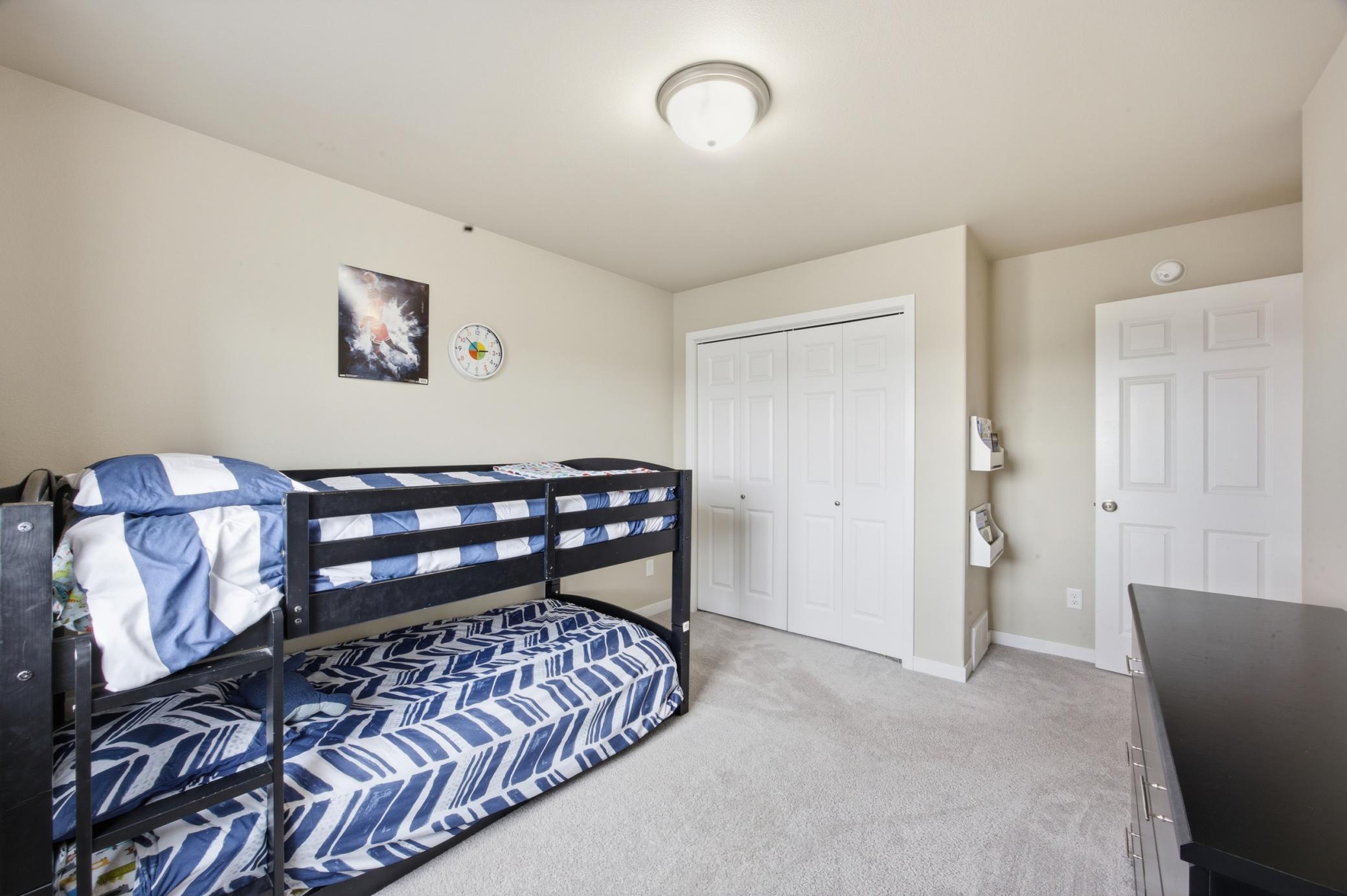 2nd Bedroom w/closet