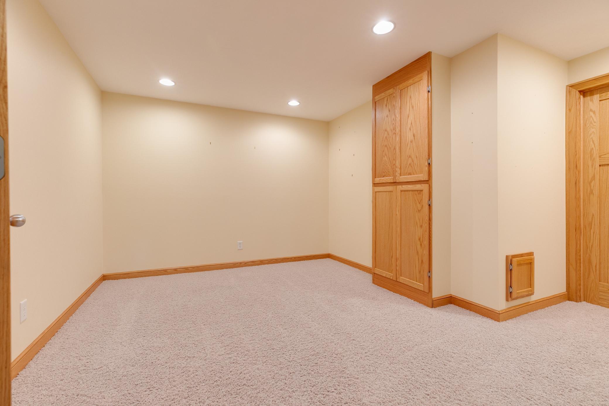 Flex room that could be easily converted to an exercise room or a hobby room.