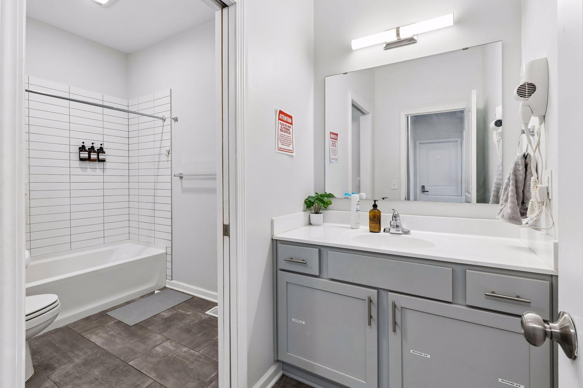 Full bathroom on 2nd and 3rd levels