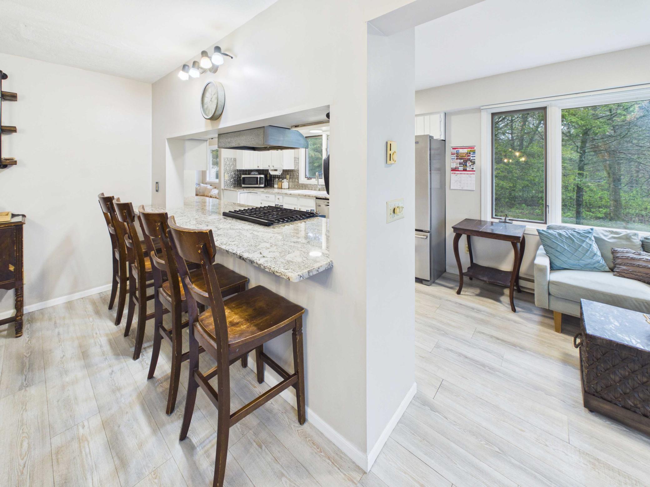 Kitchen Counter area