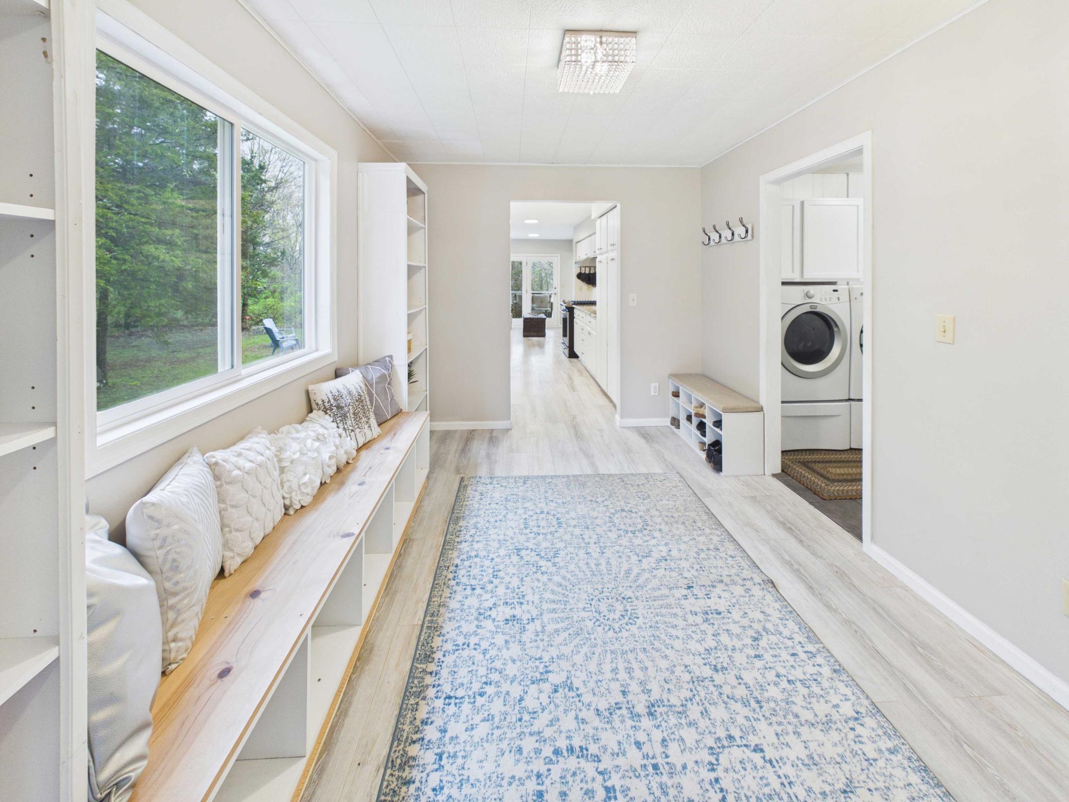 Bonus room (Entry, Mudroom or Office potential)