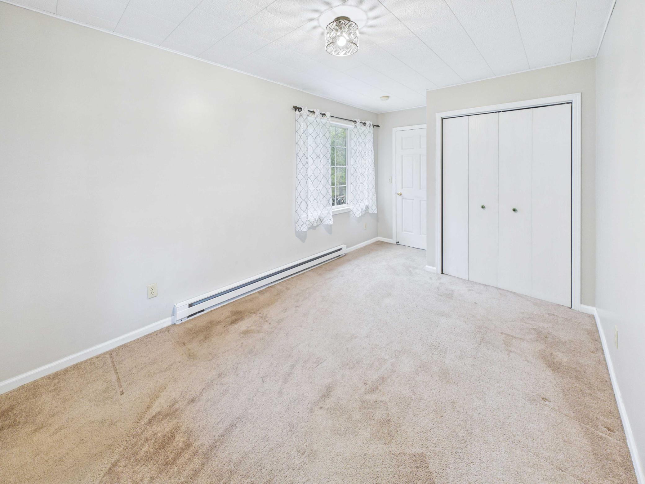 Main Floor Bedroom 04