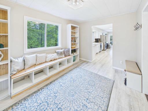 Bonus room (Entry, Mudroom or Office potential)