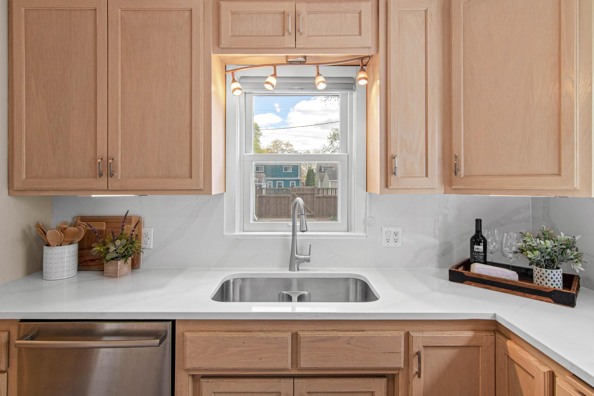 Quartz Surfaces with Under Mount Sink