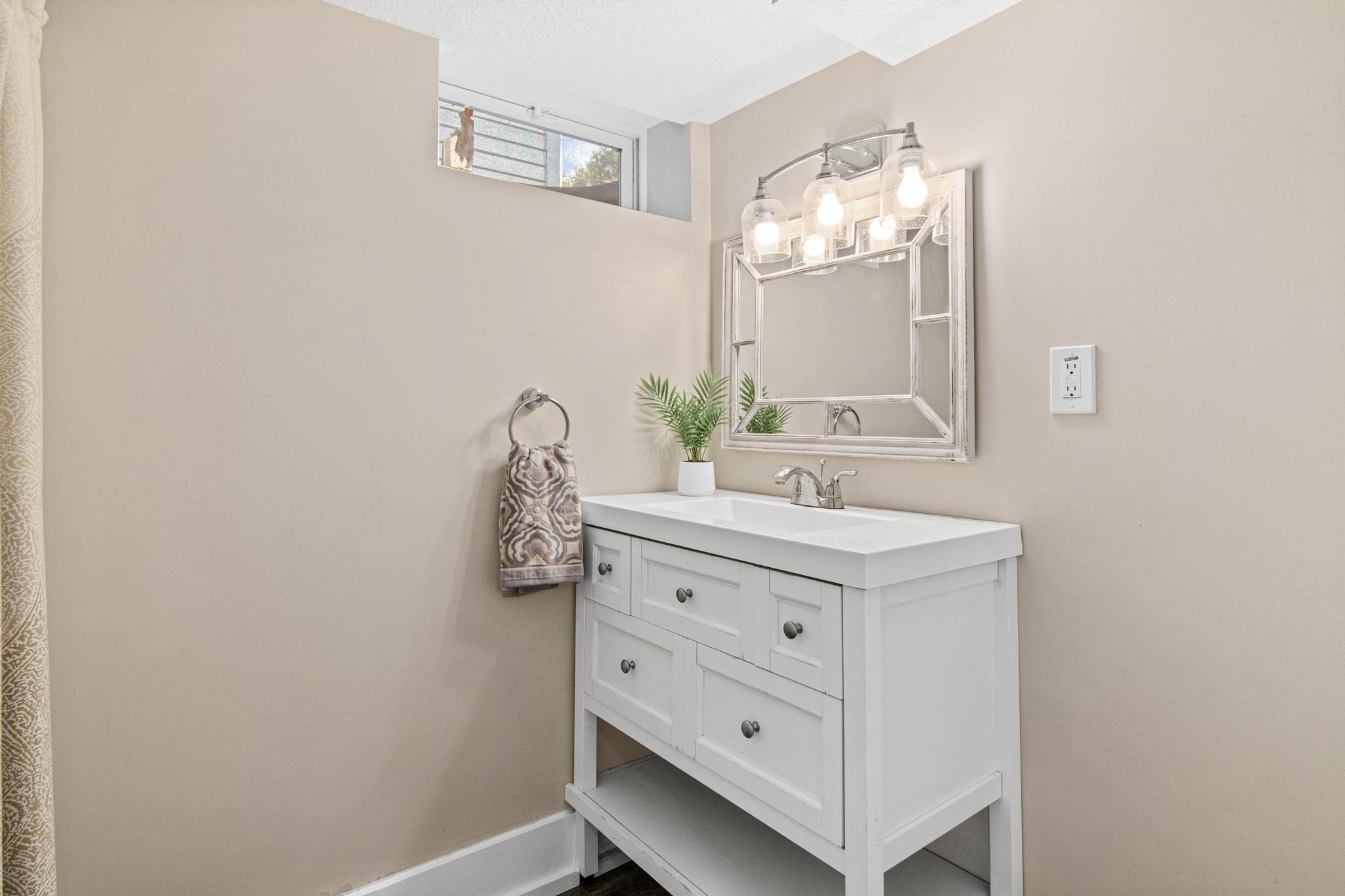 Lower Level 3/4 Bath