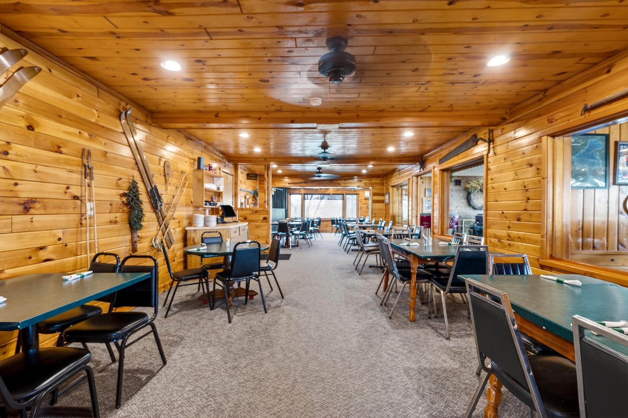 LostLandLakeLodge-31.jpg