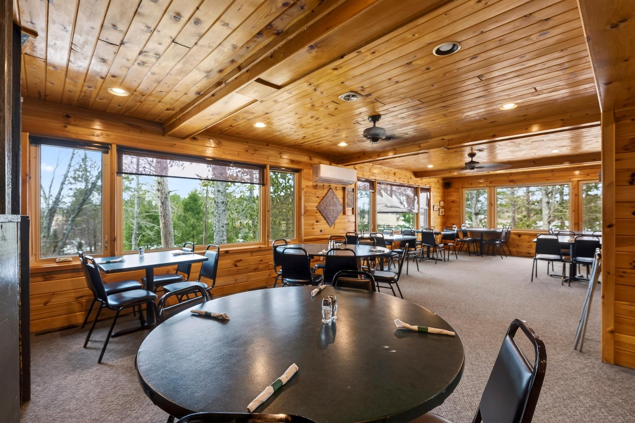 LostLandLakeLodge-27.jpg