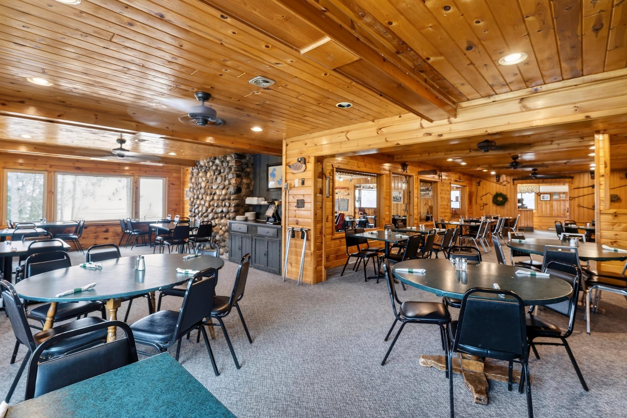 LostLandLakeLodge-19.jpg