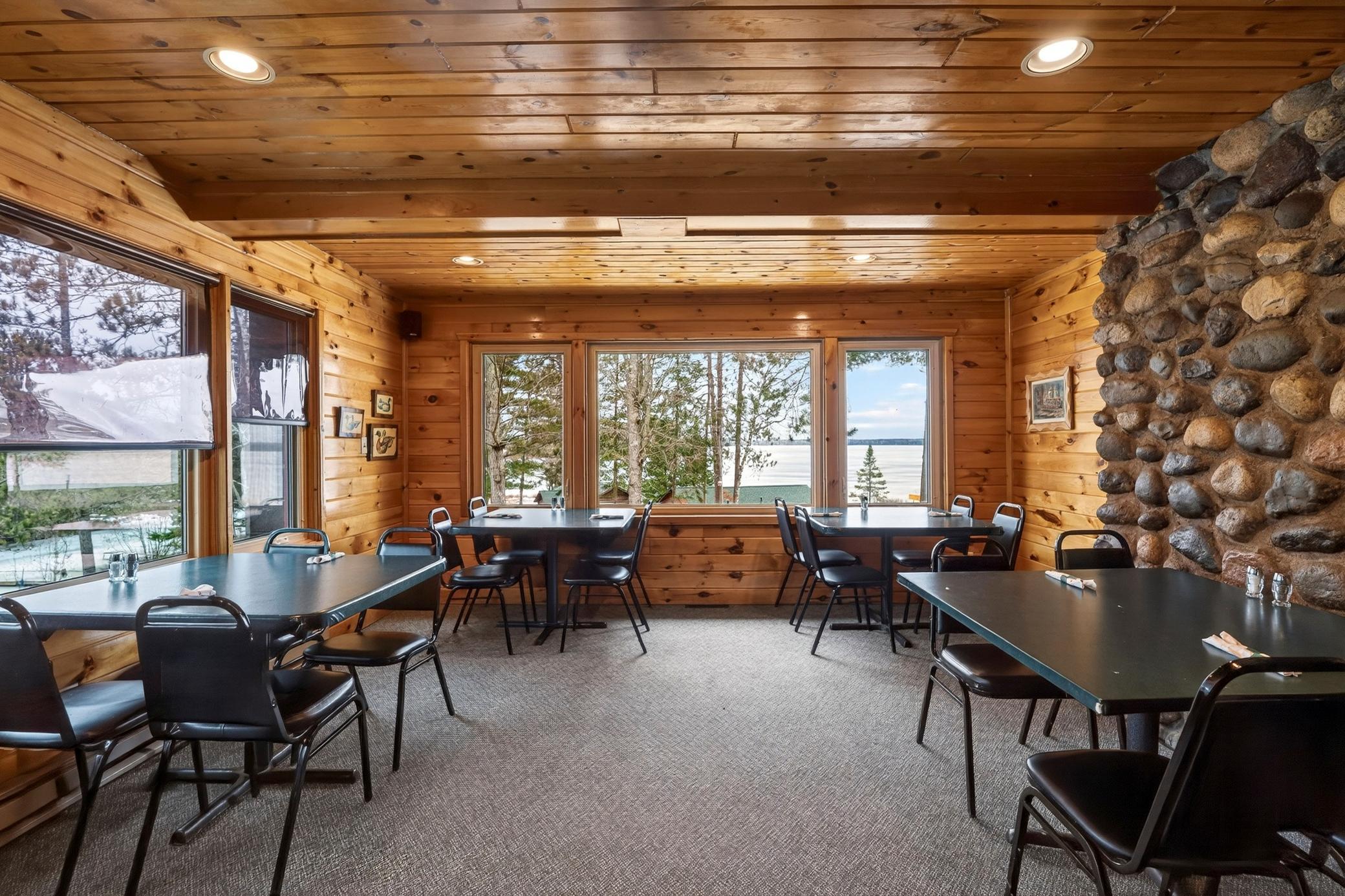 LostLandLakeLodge-21.jpg