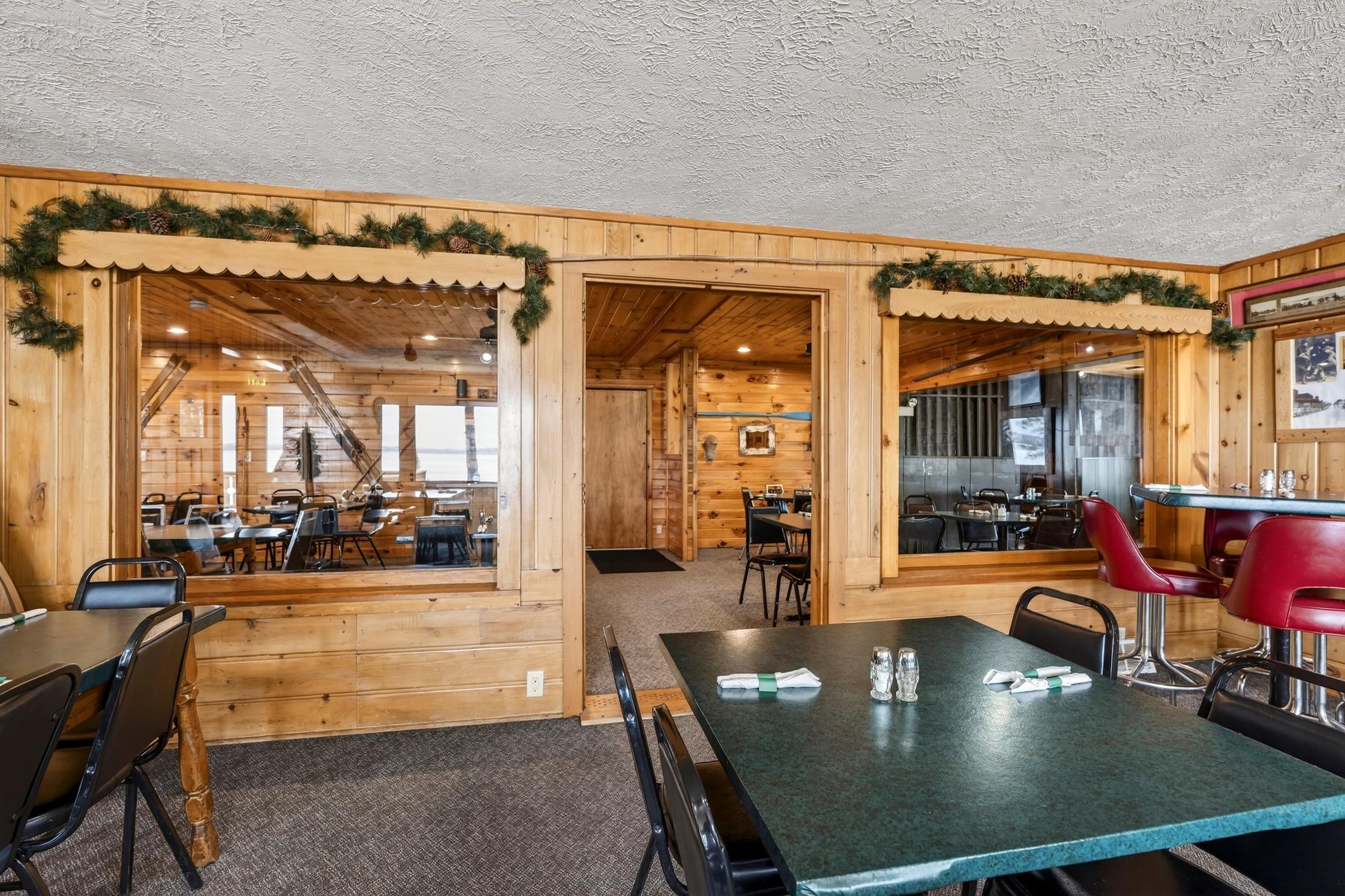 LostLandLakeLodge-38.jpg