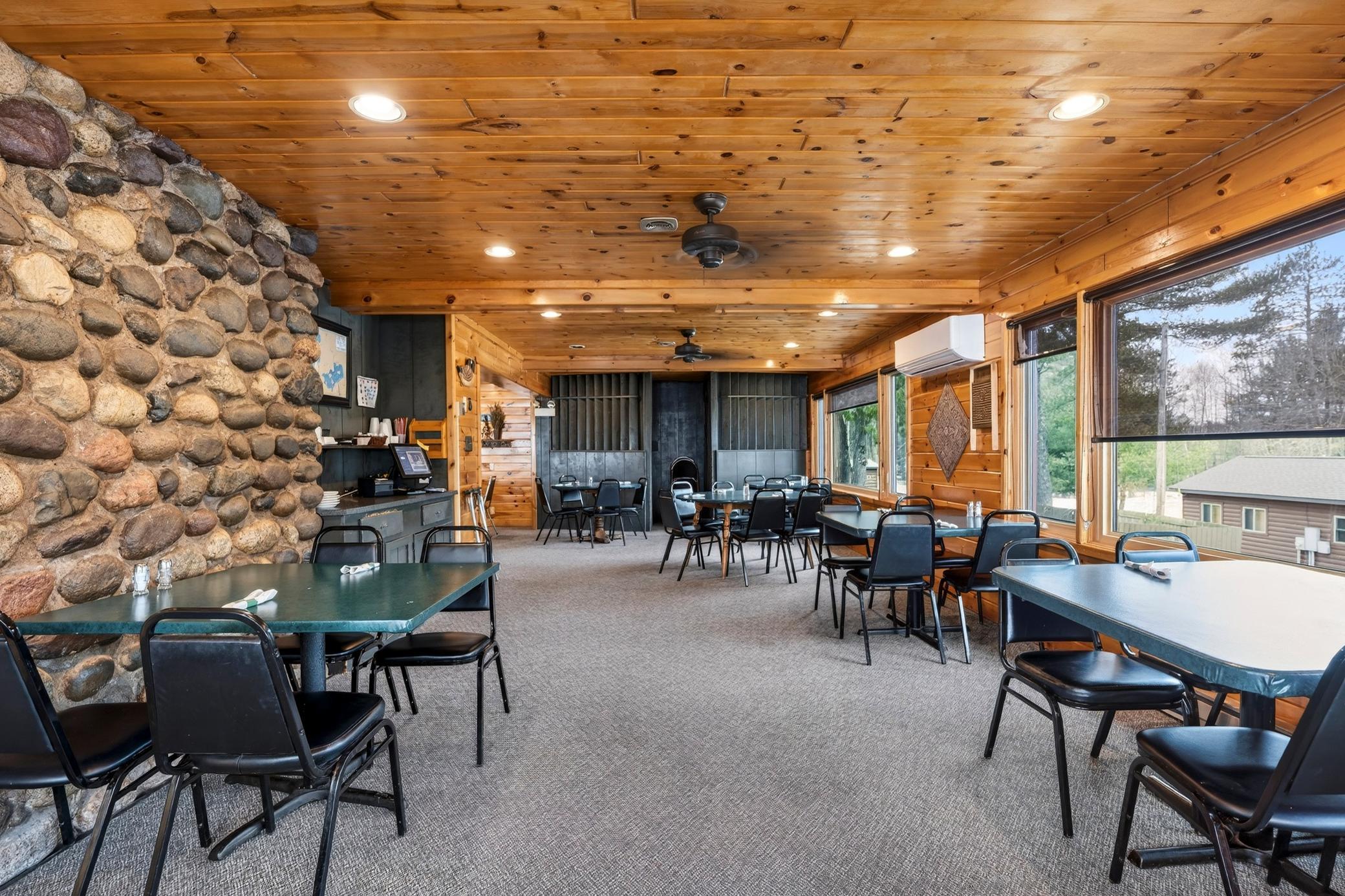 LostLandLakeLodge-23.jpg