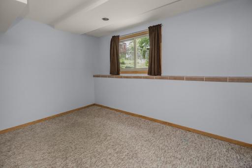 1557 Dale Street N, Saint Paul, MN 55117