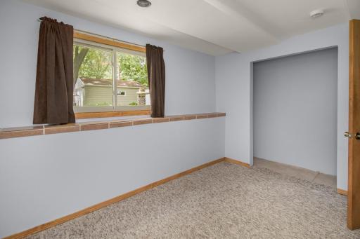 1557 Dale Street N, Saint Paul, MN 55117