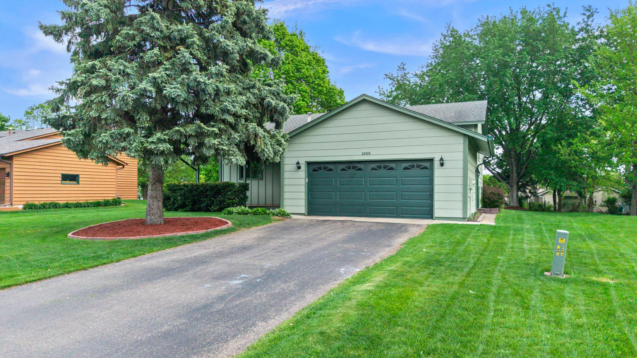 10-web-or-mls-1009 Gramsey Pl-189.jpg