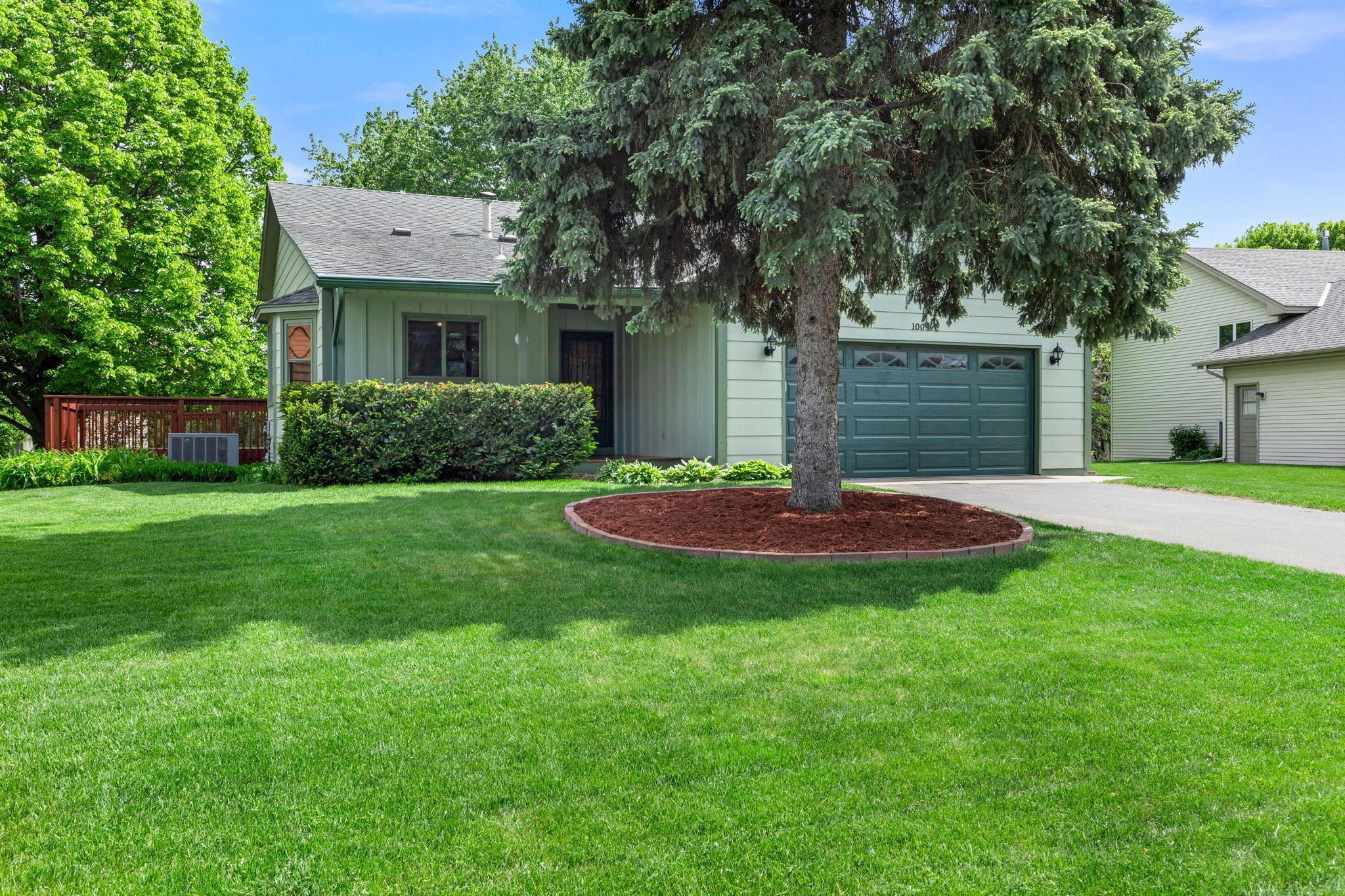 12-web-or-mls-1009 Gramsey Pl-6.jpg
