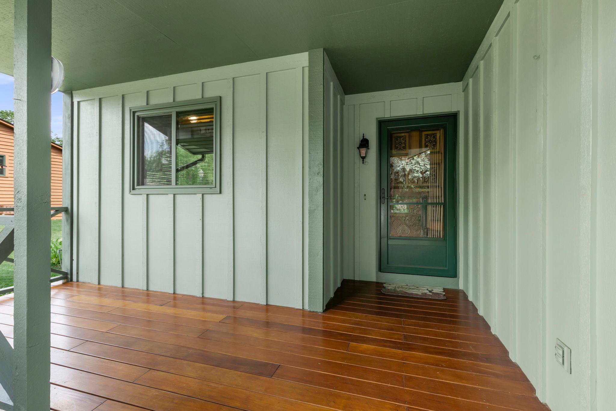 17-web-or-mls-1009 Gramsey Pl-48.jpg