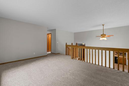 1009 Gramsey Place, Burnsville, MN 55306