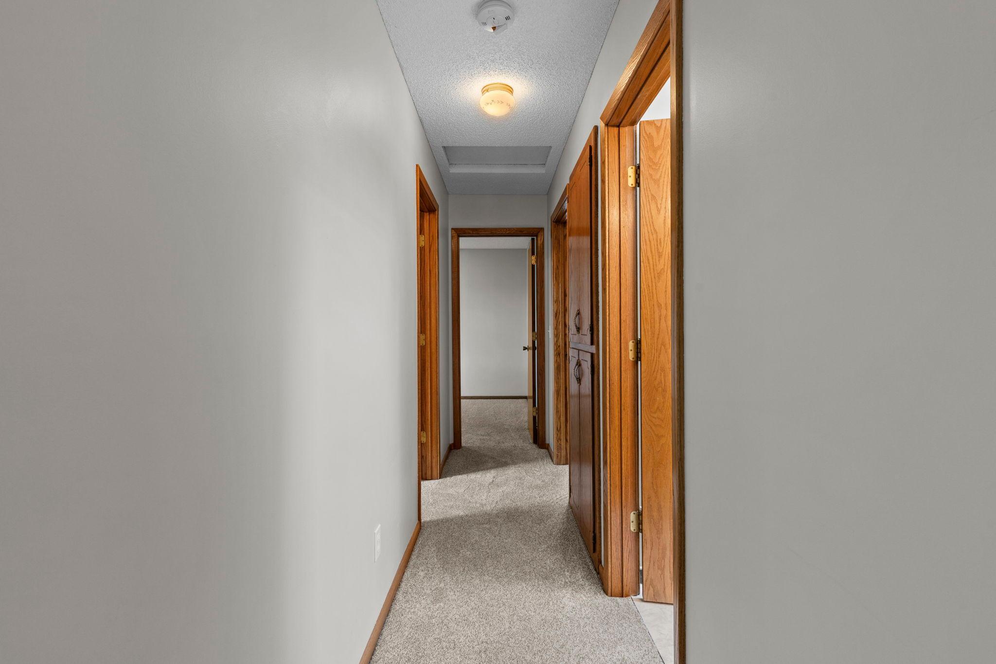 38-web-or-mls-1009 Gramsey Pl-102.jpg