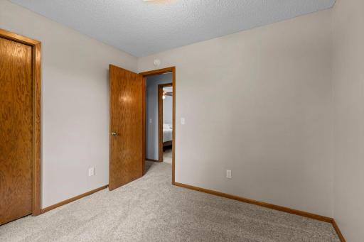1009 Gramsey Place, Burnsville, MN 55306
