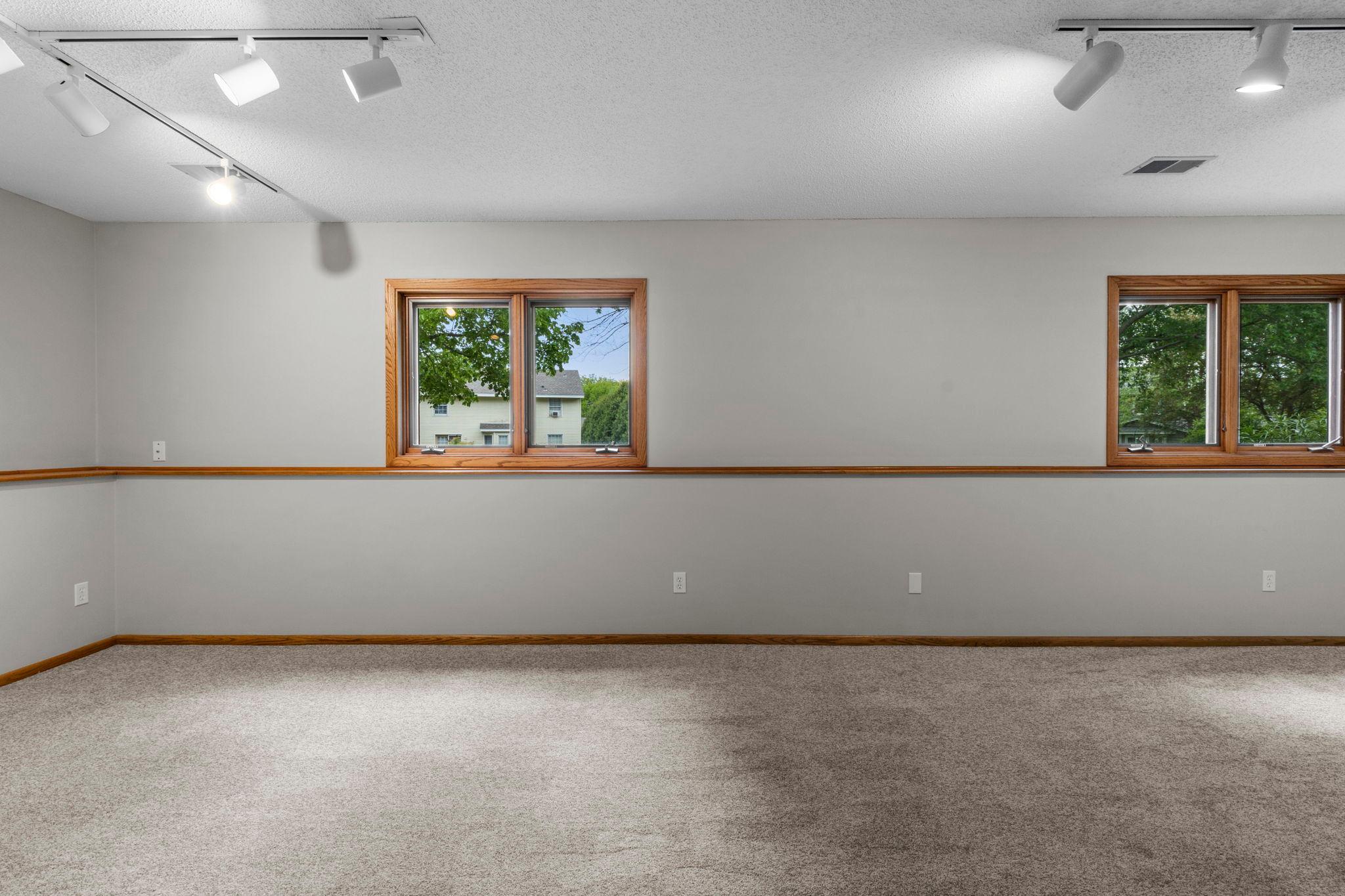 50-web-or-mls-1009 Gramsey Pl-135.jpg
