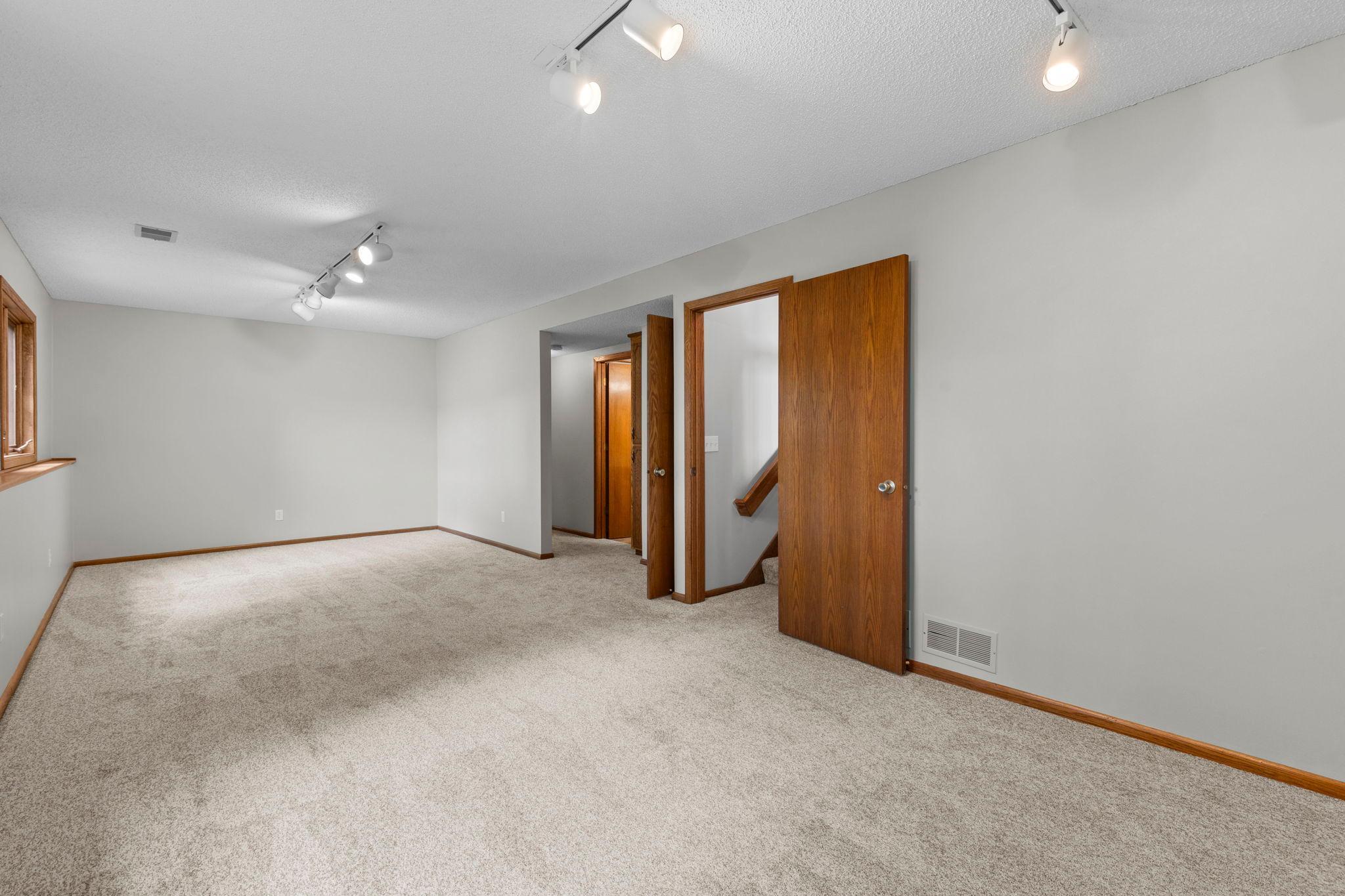 53-web-or-mls-1009 Gramsey Pl-141.jpg