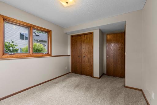 1009 Gramsey Place, Burnsville, MN 55306