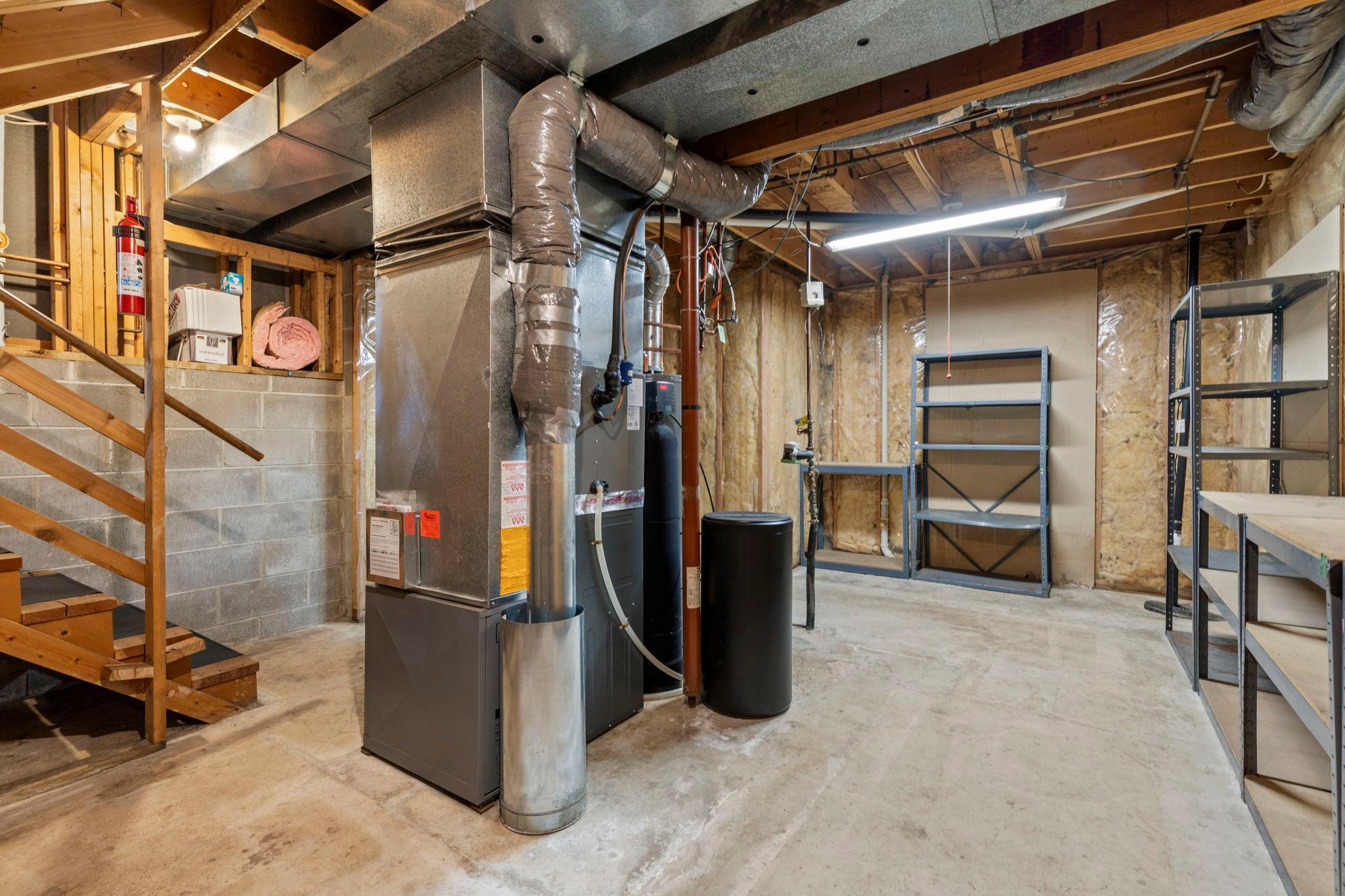 66-web-or-mls-1009 Gramsey Pl-180.jpg