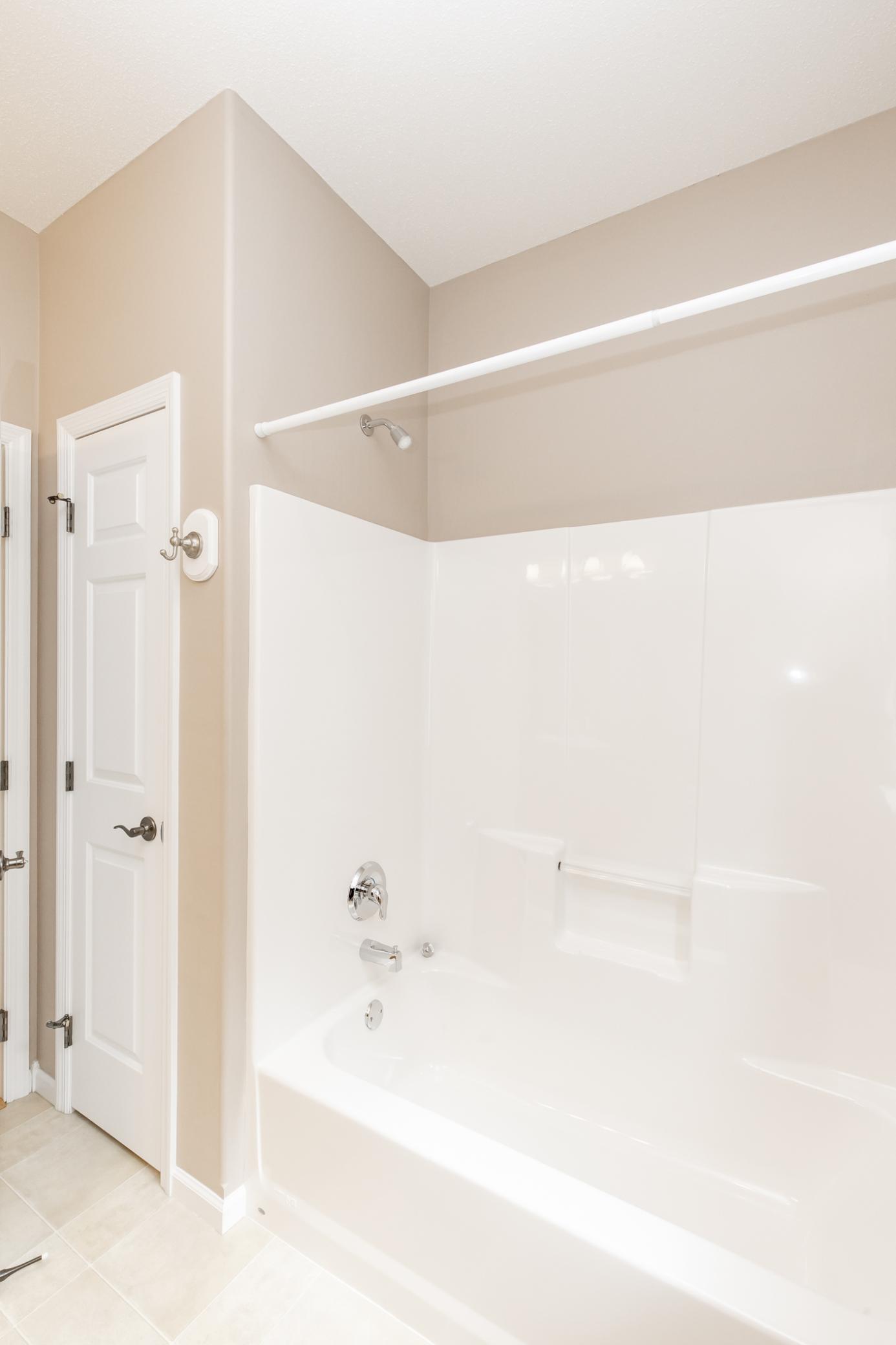 Bathroom 2 - Full