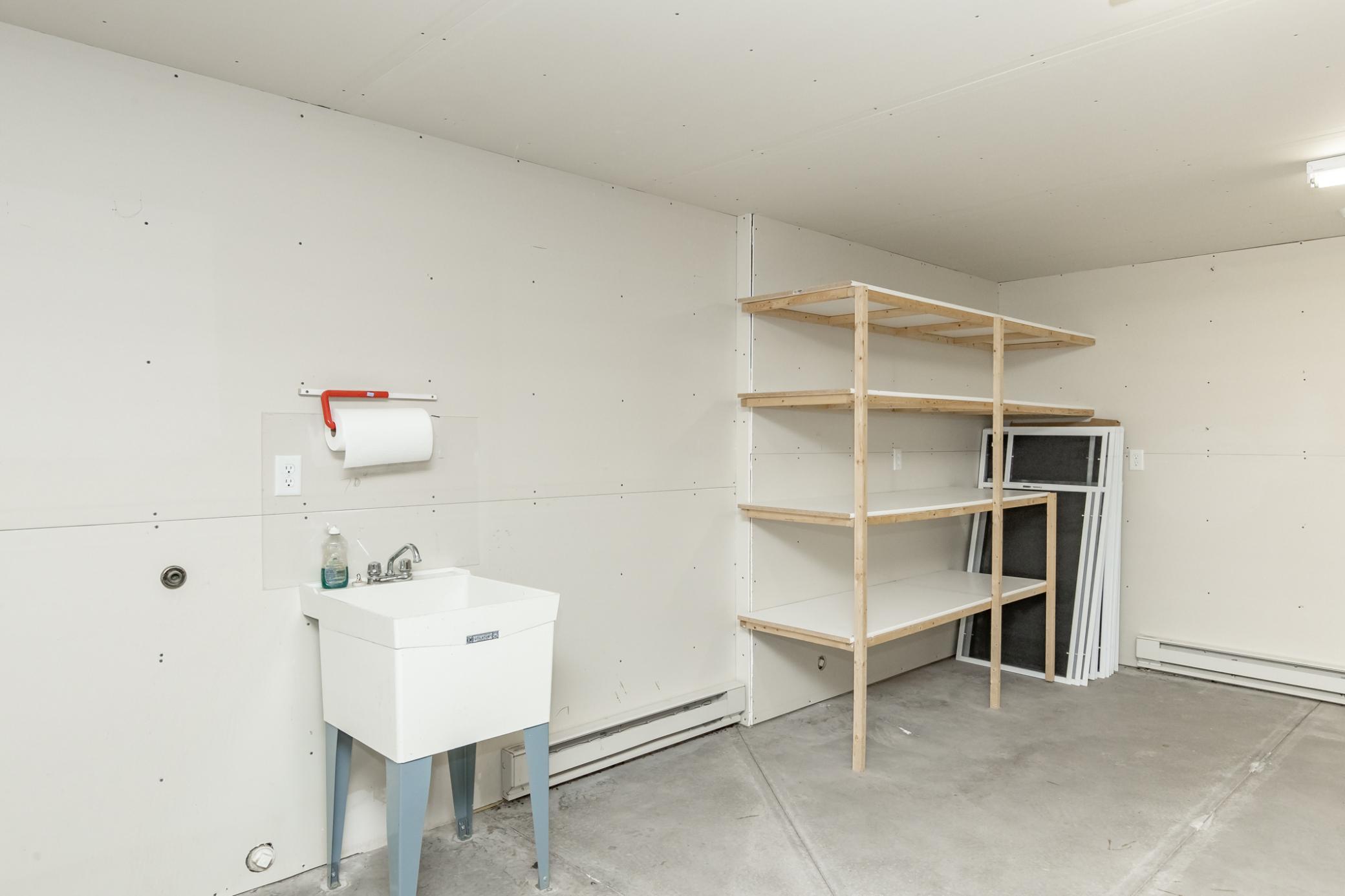 Shop/Hobby Space