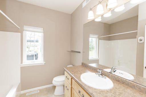 4532 Woodhaven Drive S, Fargo, ND 58104