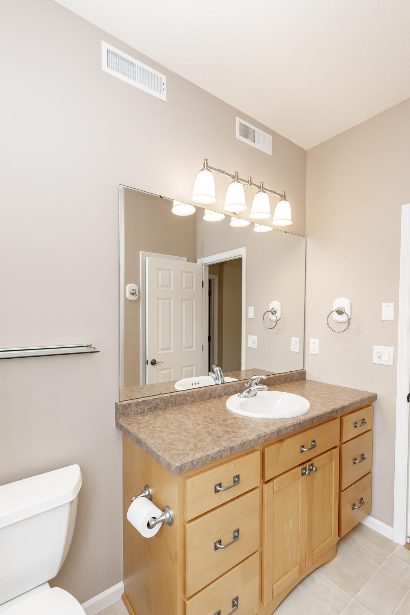 Bathroom 2 - Full
