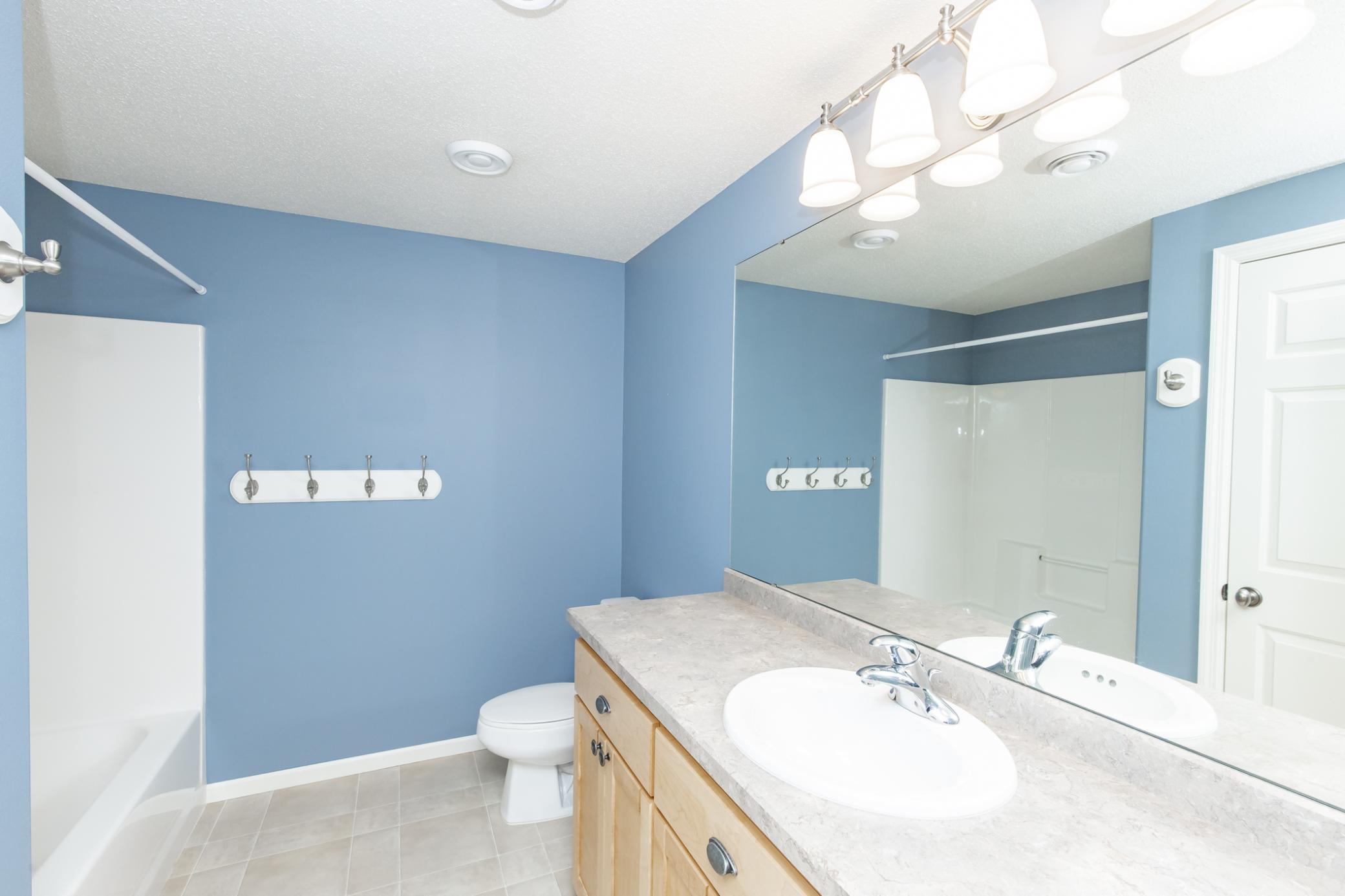 Bathroom 3 - Full