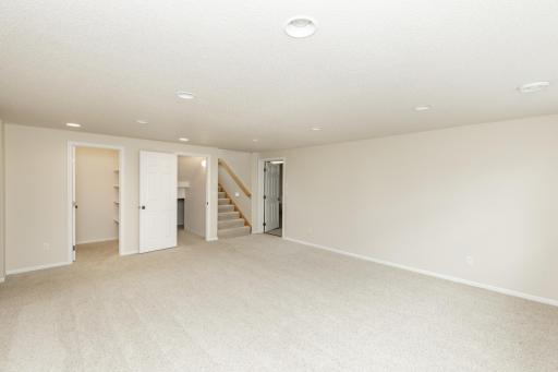 4532 Woodhaven Drive S, Fargo, ND 58104