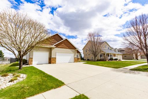 4532 Woodhaven Drive S, Fargo, ND 58104