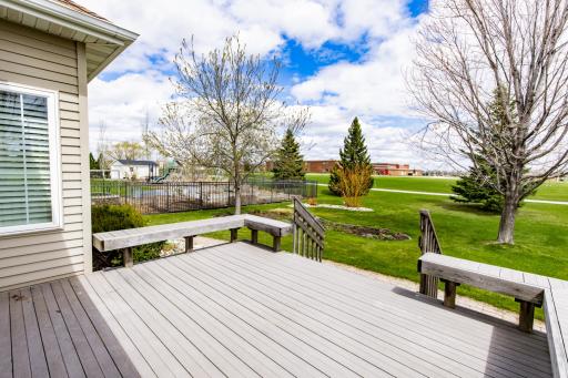 4532 Woodhaven Drive S, Fargo, ND 58104