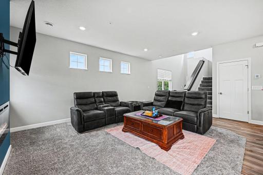 10529 Weston Way N, Osseo, MN 55369