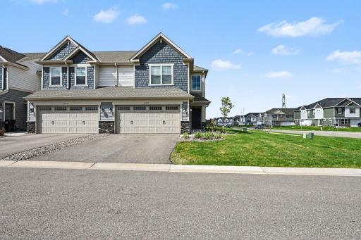 10529 Weston Way N, Osseo, MN 55369