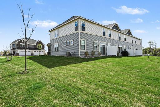 10529 Weston Way N, Osseo, MN 55369