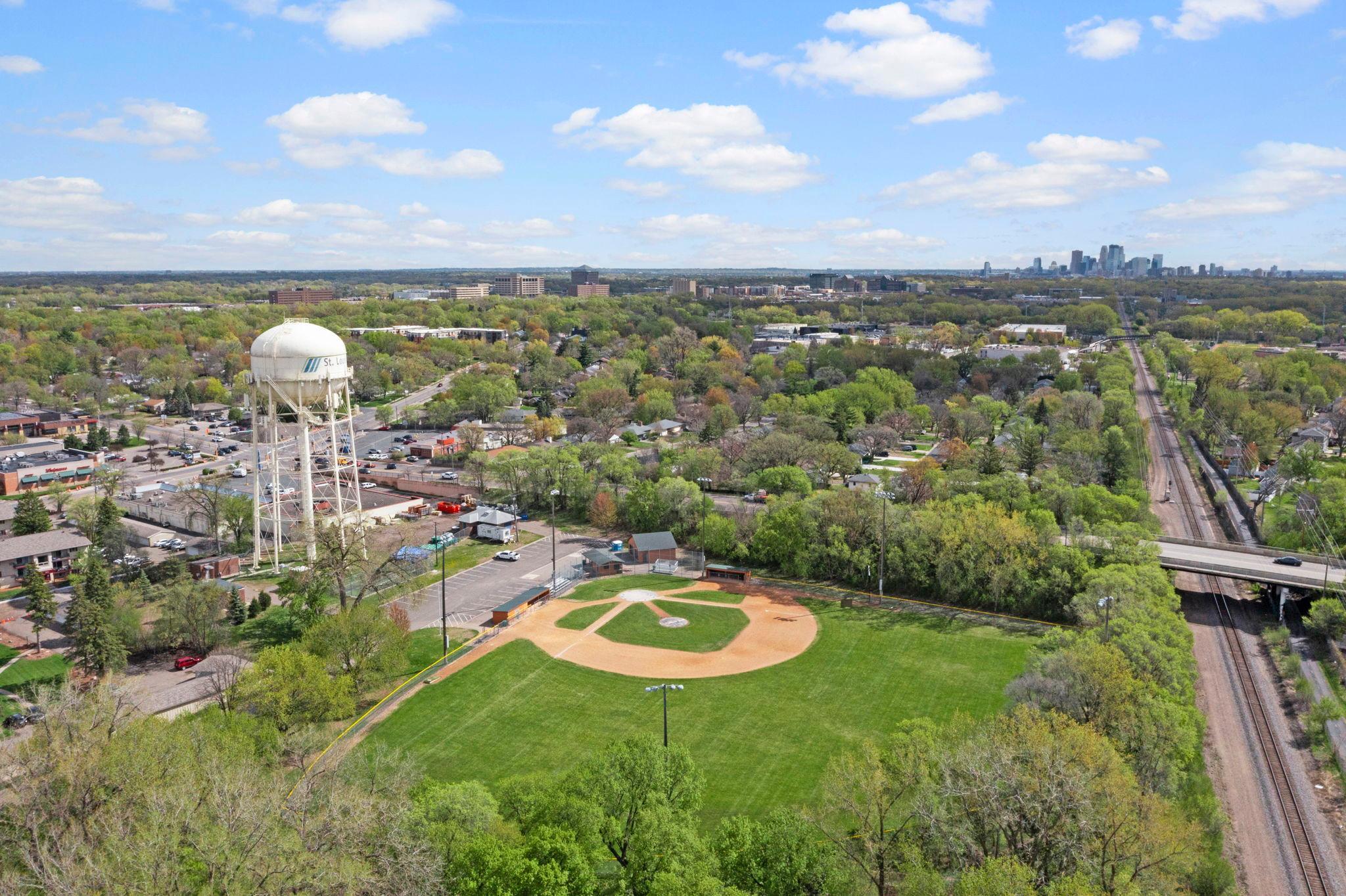 Nearby Parks / Trails.