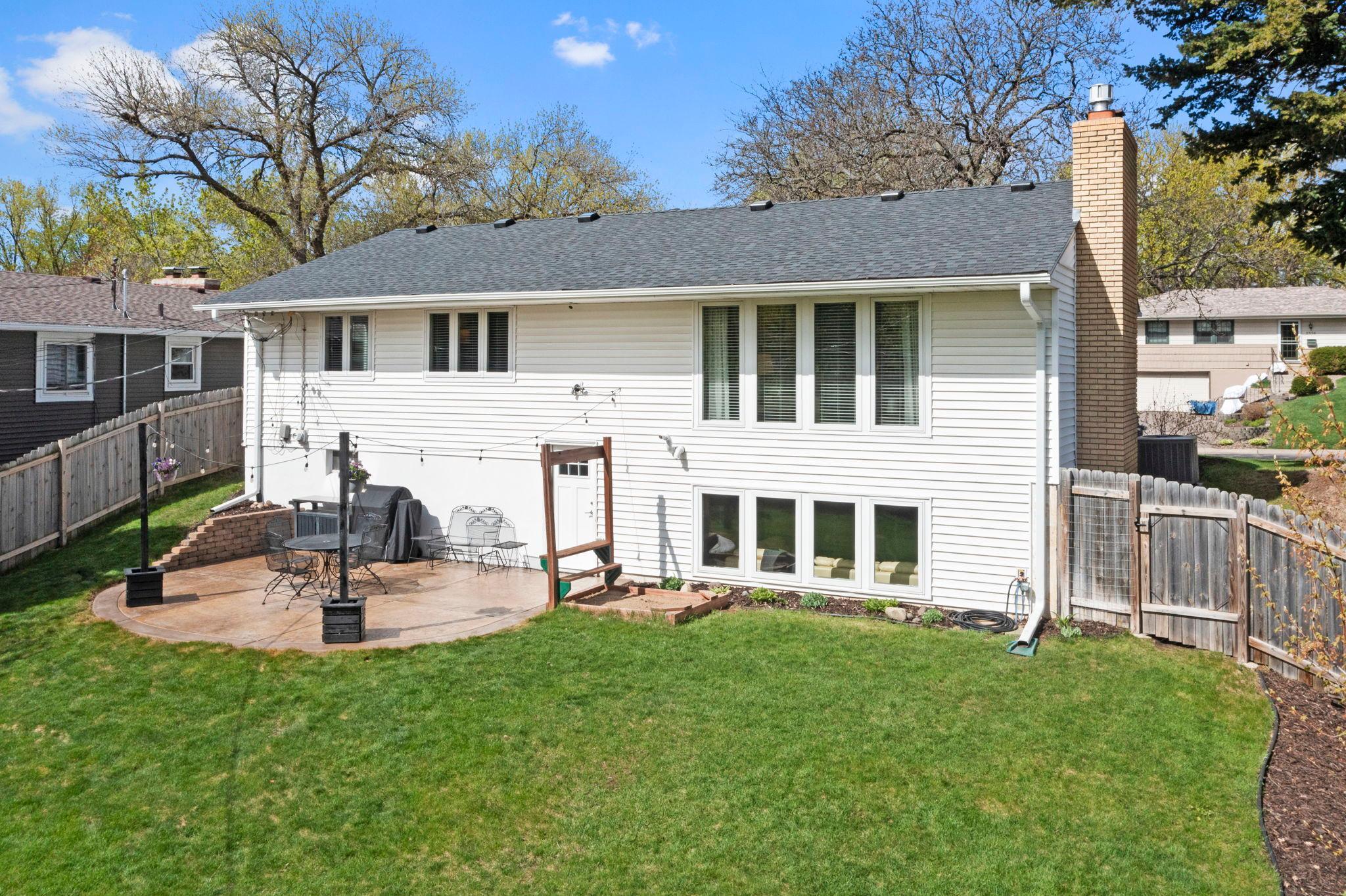 Fantastic patio retreat. Large windows!
