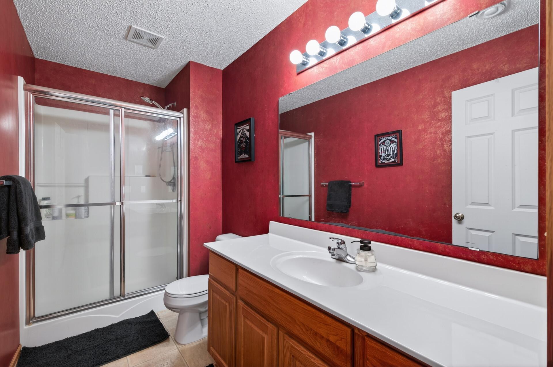 Lower level 3/4 bath