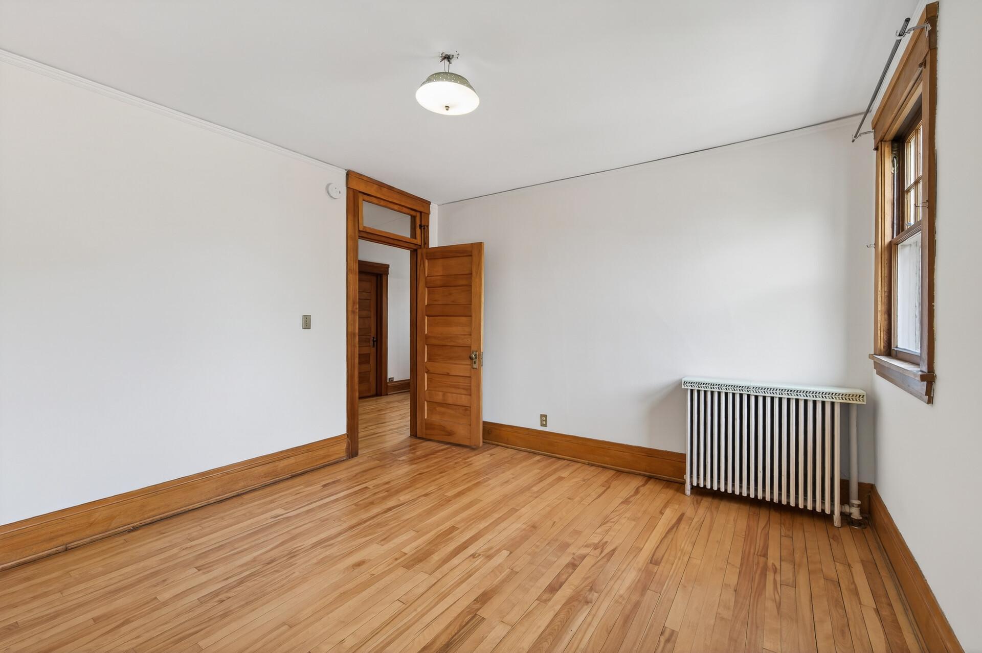 Upstairs Bedroom #2