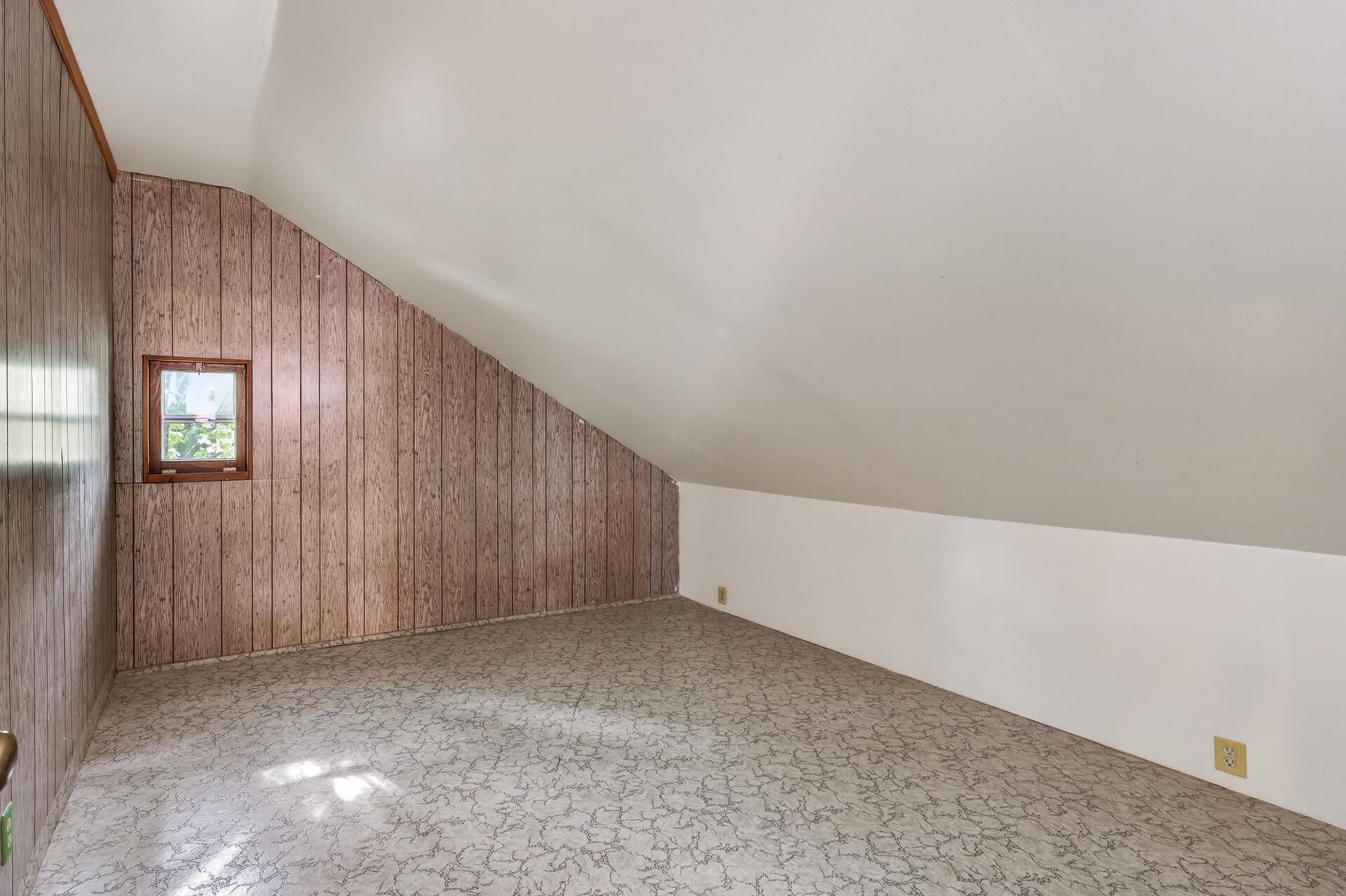 Bonus Room #2 Upstairs