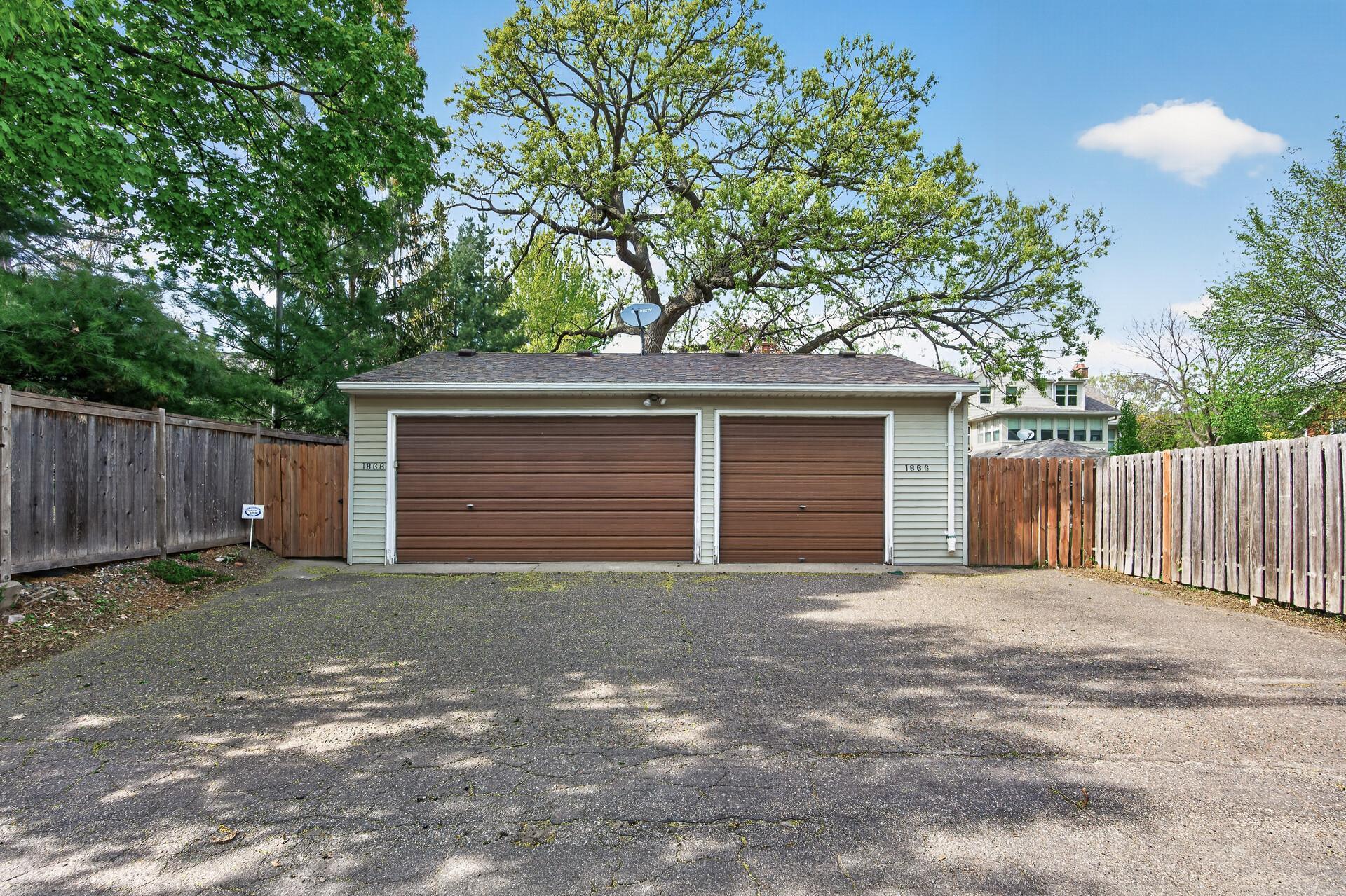 Huge 3 Car Garage