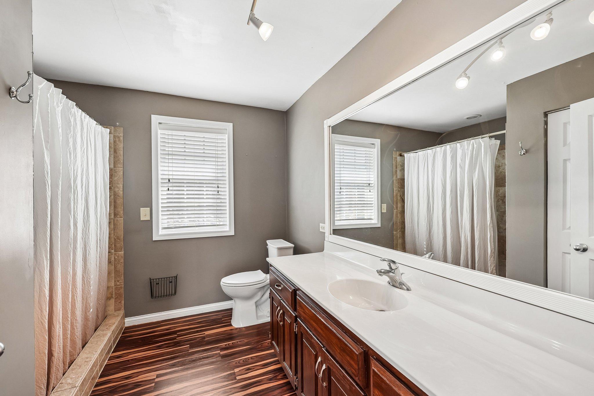 17-web-or-mls-Bonnie Glen Pkwy-S0505-017.jpg