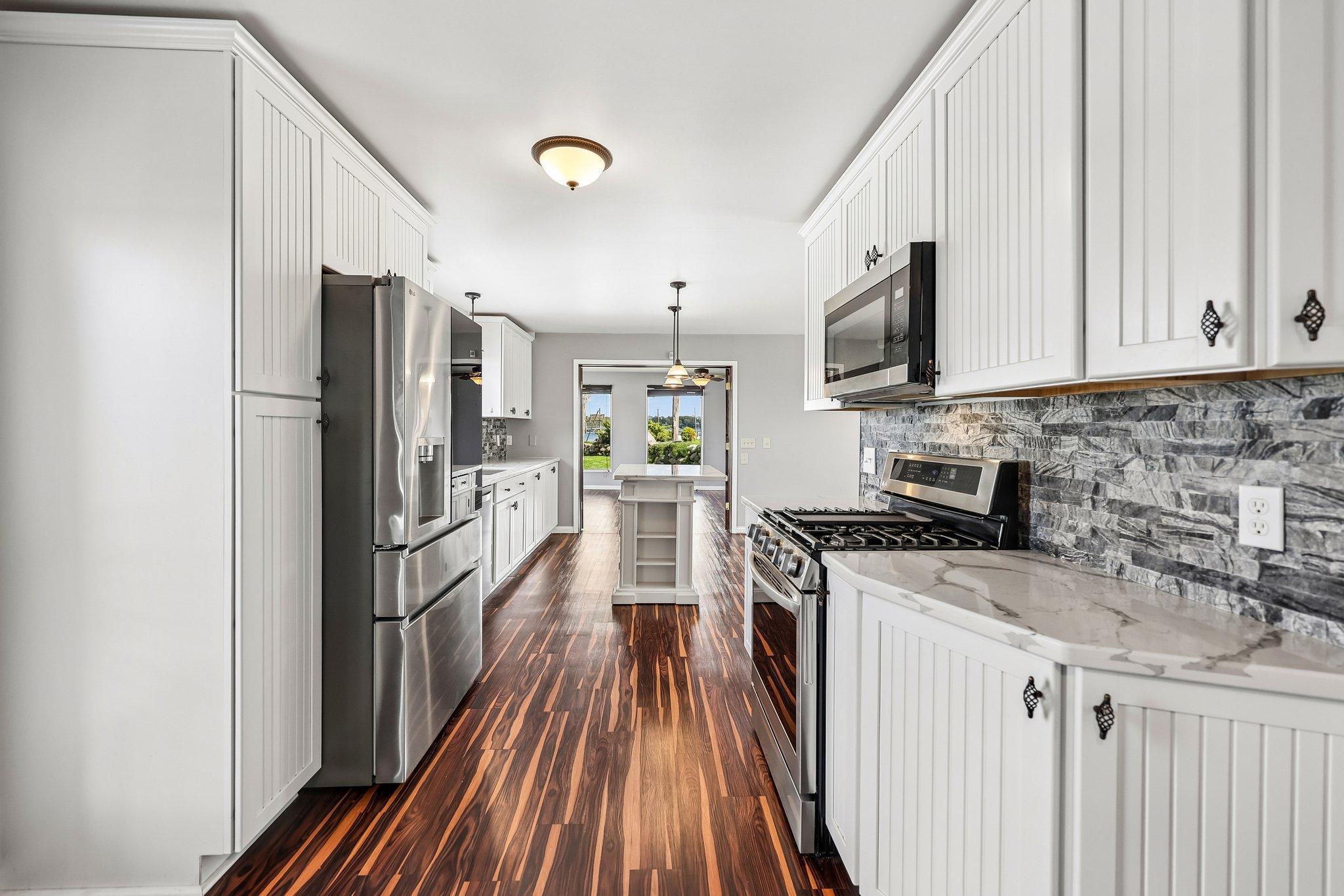 14-web-or-mls-Bonnie Glen Pkwy-S0505-014.jpg