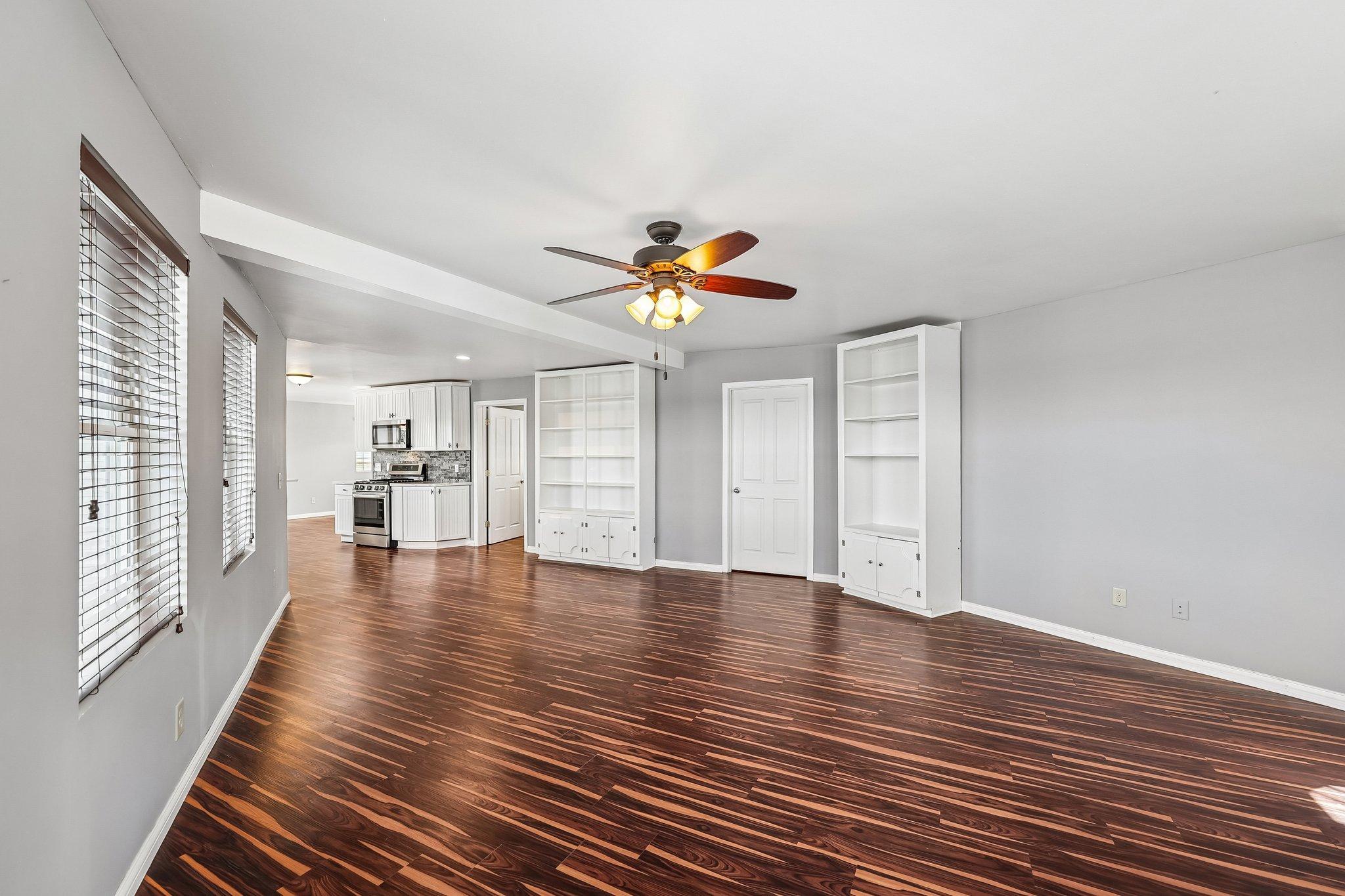 9-web-or-mls-Bonnie Glen Pkwy-S0505-009.jpg