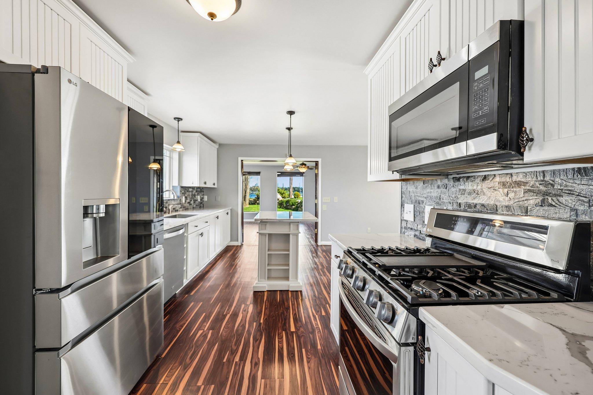 15-web-or-mls-Bonnie Glen Pkwy-S0505-015.jpg