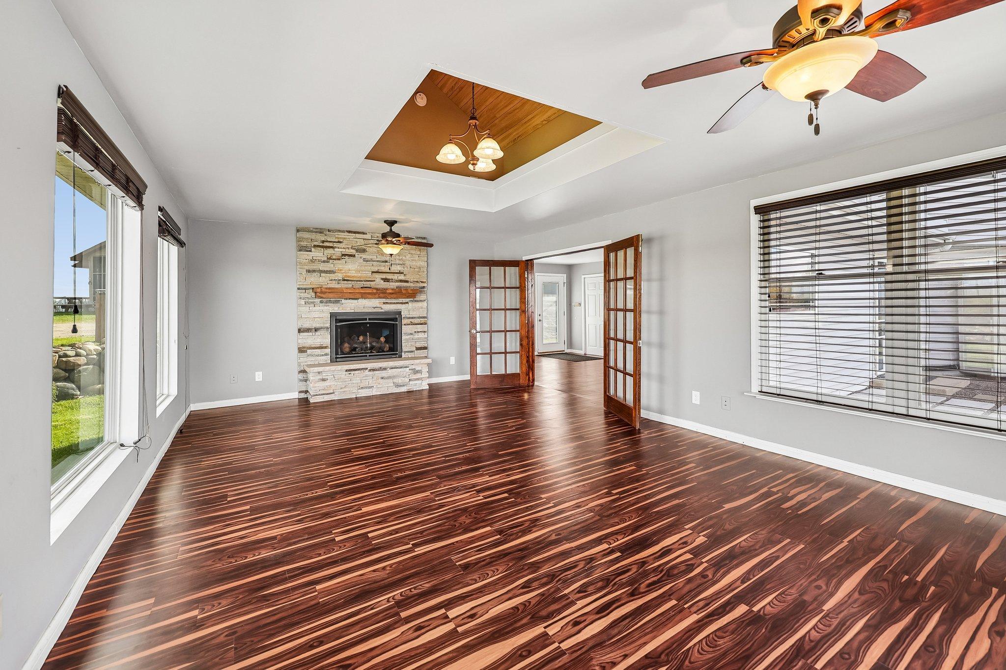 7-web-or-mls-Bonnie Glen Pkwy-S0505-007.jpg